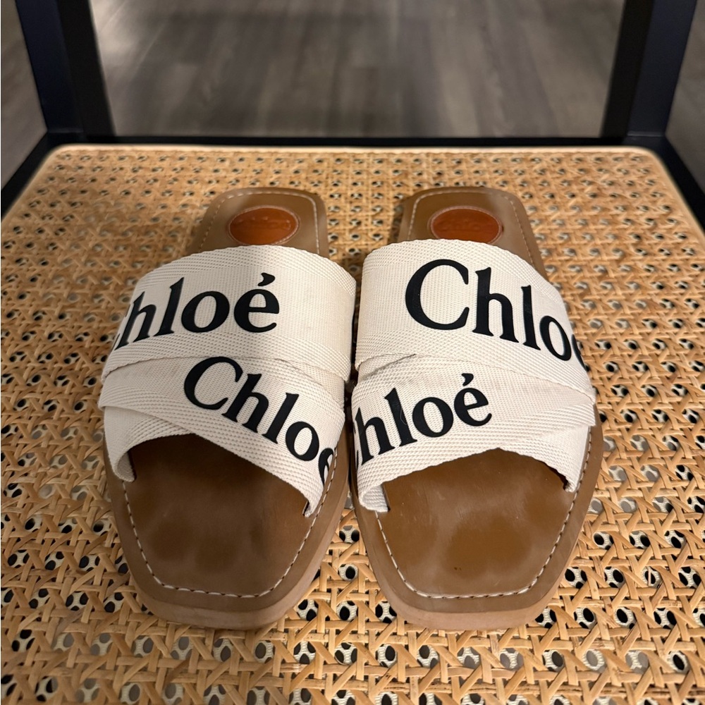 Chloé Cream and Black Logo Slides